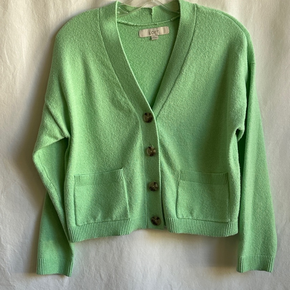 LOFT spring green button-up cropped cardigan, size XS